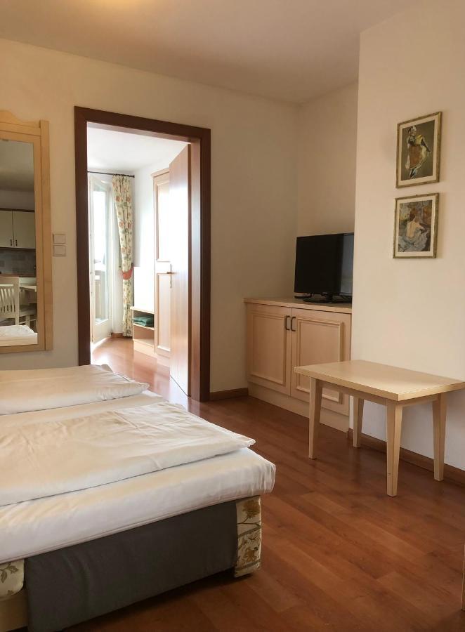 Tschivon Aparthotel 3*