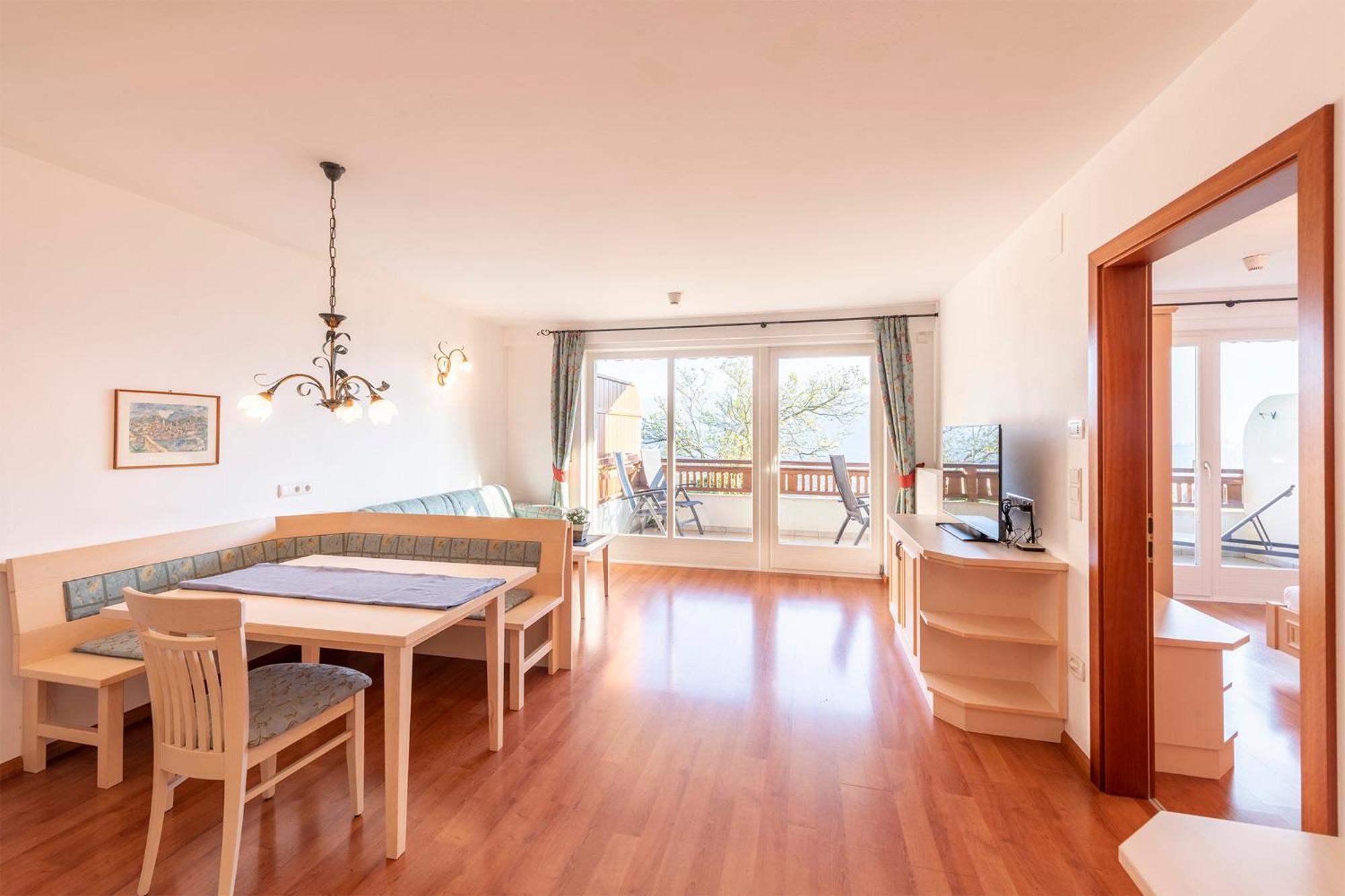Tschivon Aparthotel 3*