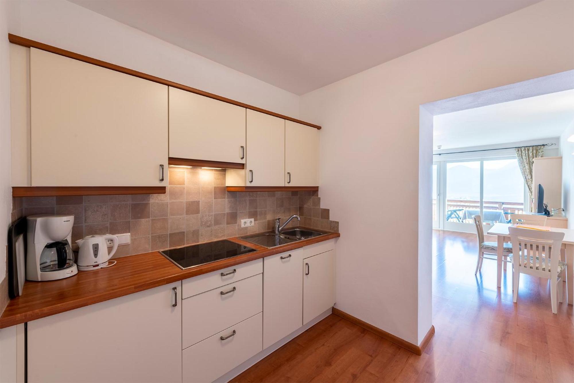 Aparthotel Tschivon 3*