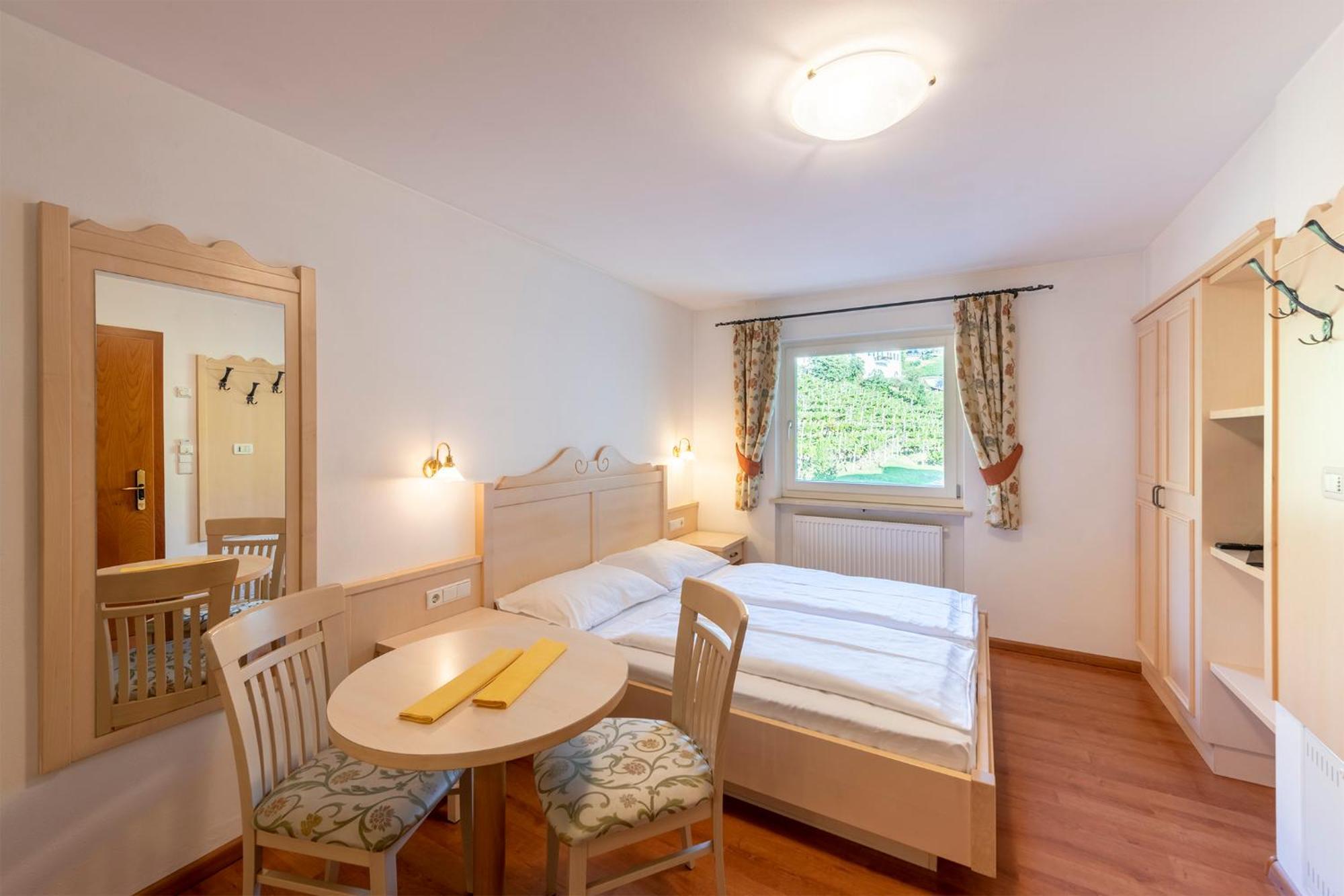 Tschivon Aparthotel Schenna