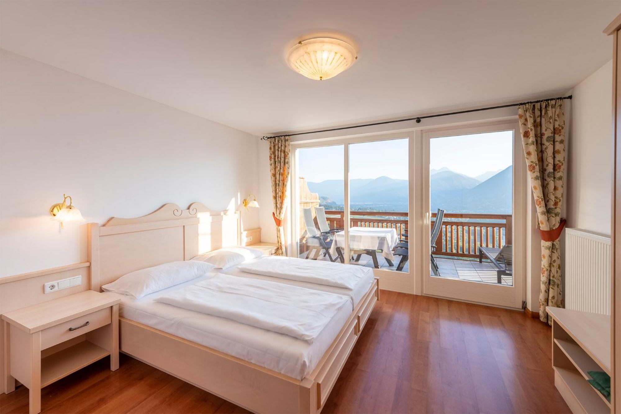 Tschivon Aparthotel 3*