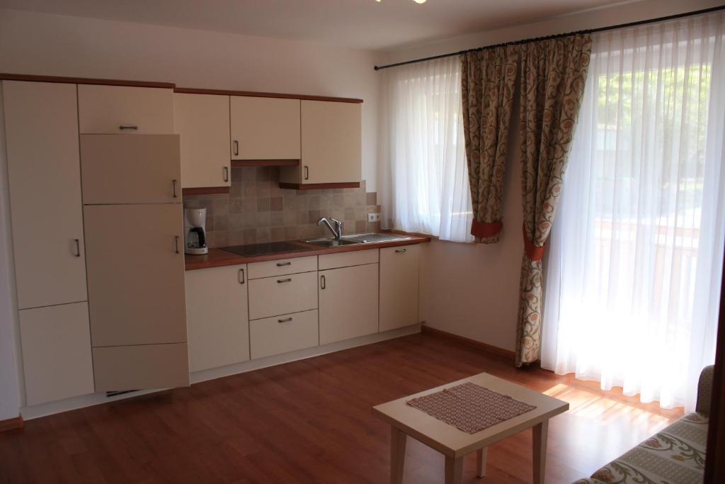 Tschivon Aparthotel 3*