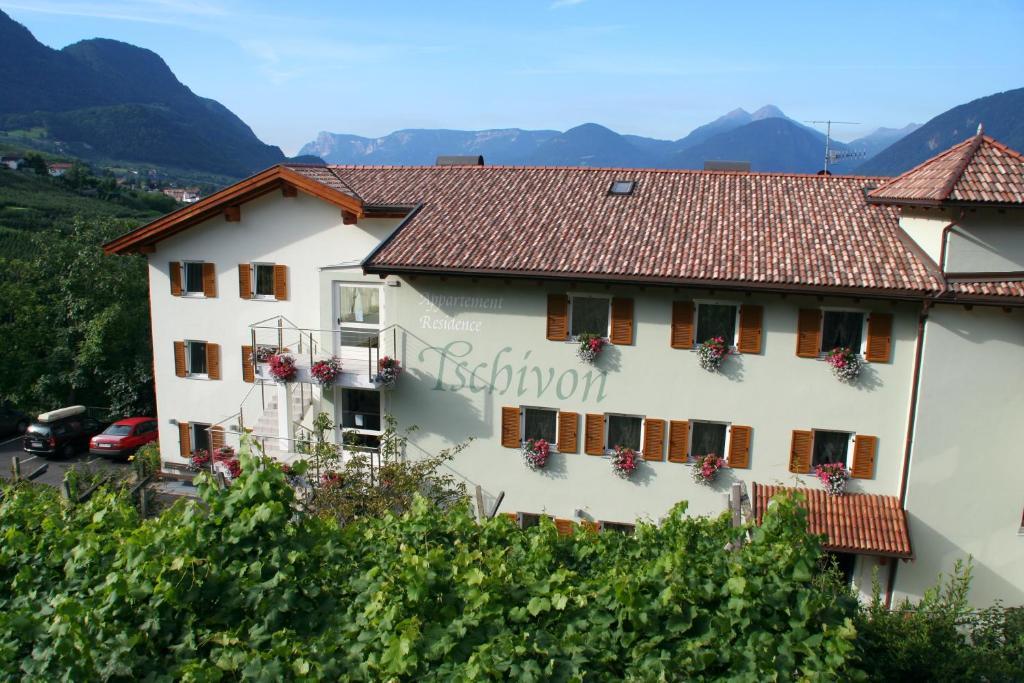 Tschivon Aparthotel Schenna