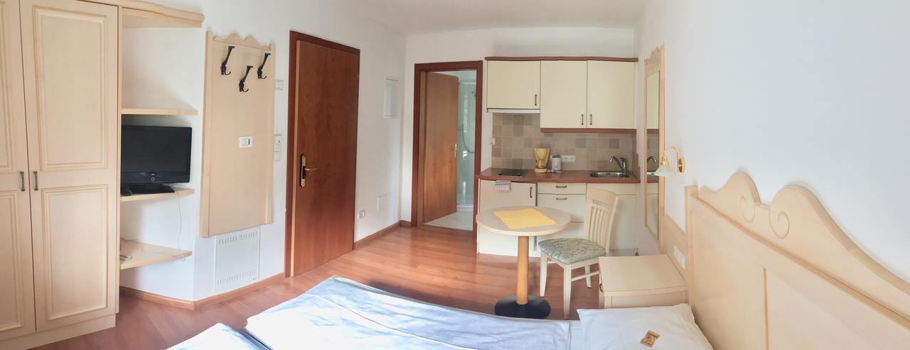 Aparthotel Tschivon 3*